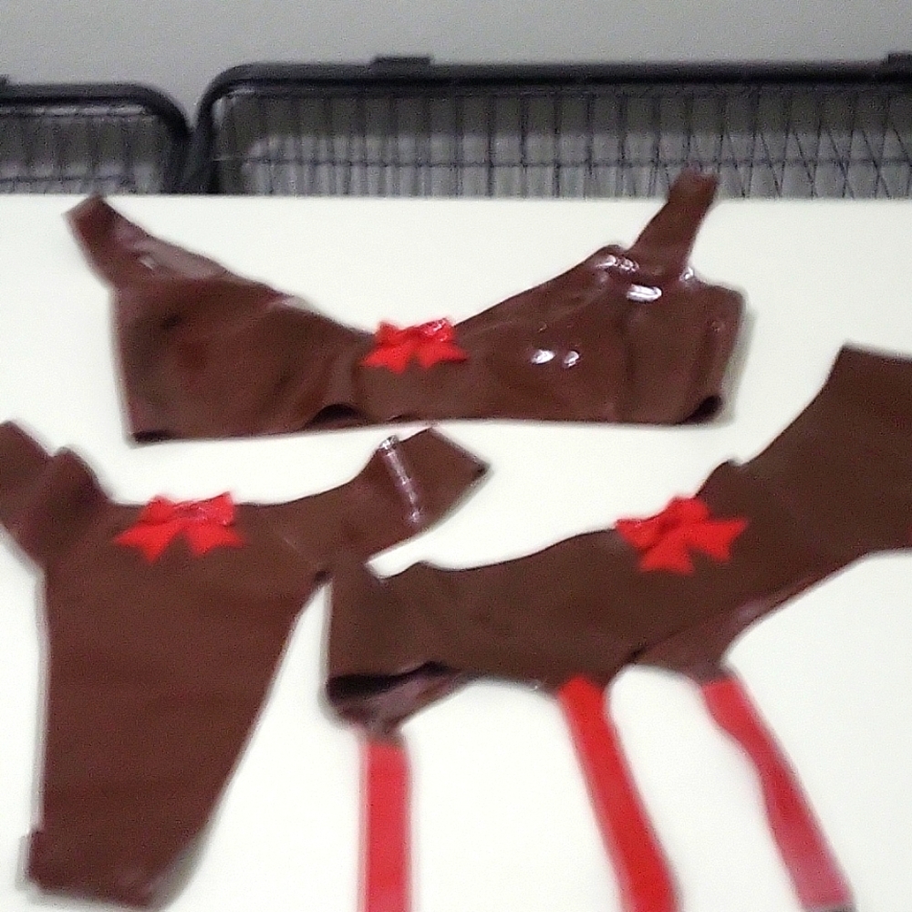 Three piece latex set